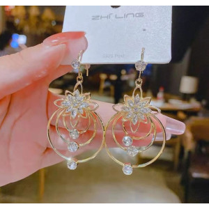 Богемные серьги Цветок с камнями, золотистые 6*3см