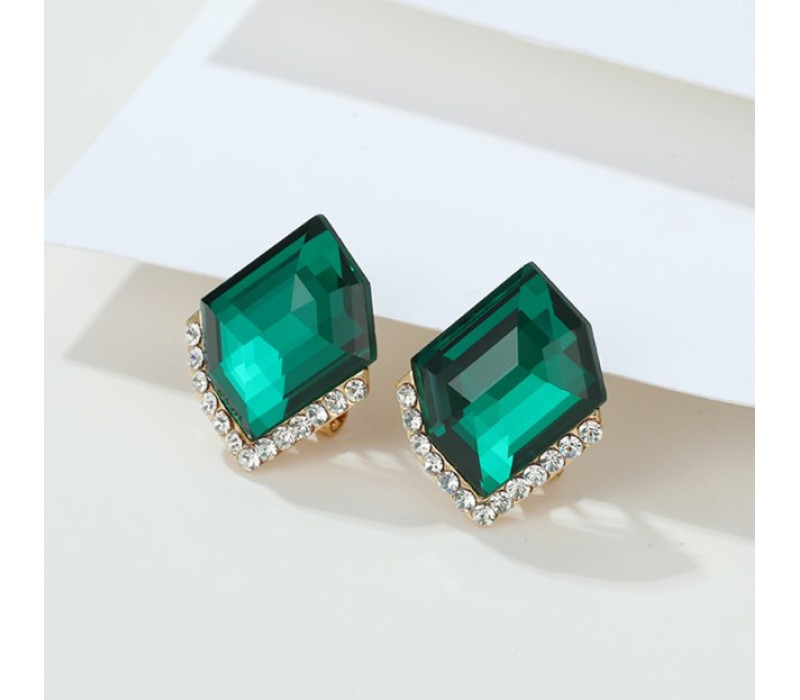 Серьги-гвоздики Зеленый камень, 2*1,7см