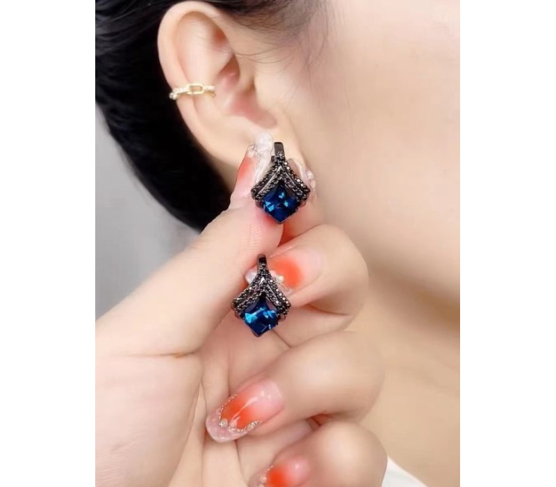 Серьги с синим камнем, 2*1.5см
