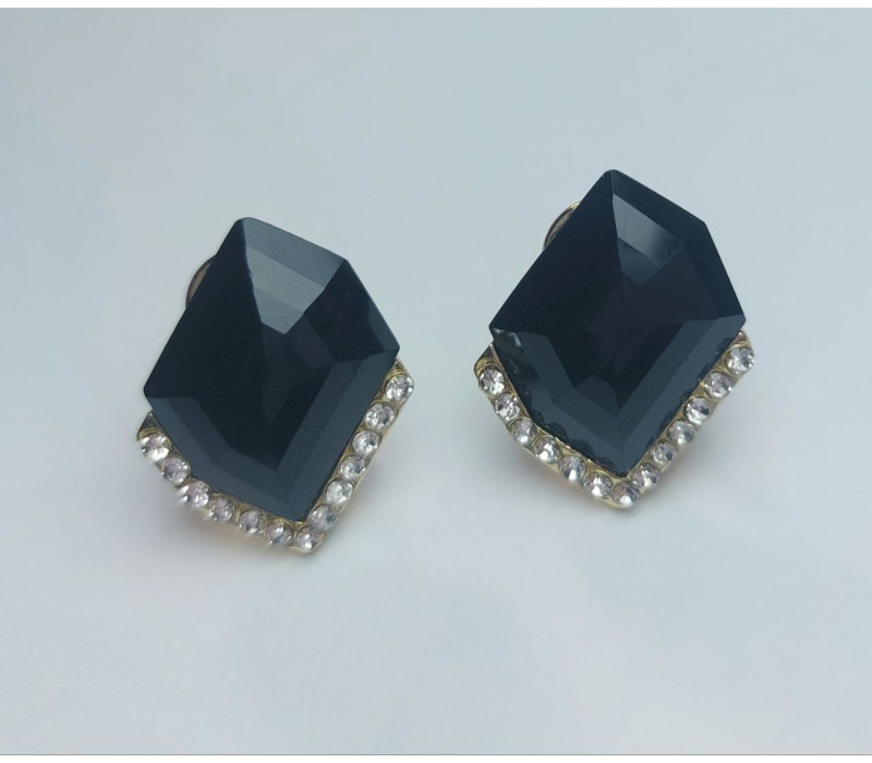 Серьги-гвоздики Черный камень, 2*1,7см